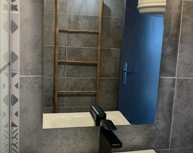 Front De Appartement *