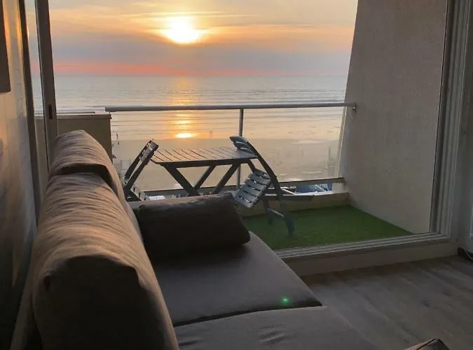 Front De Appartement Lacanau