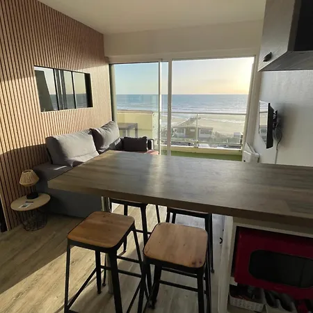 Front De Appartement Lacanau