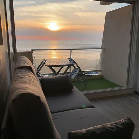 Front De Appartement Lacanau