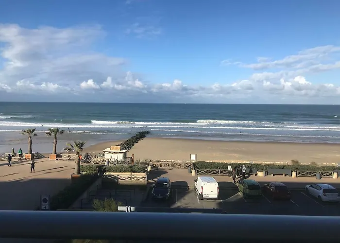 Front De Appartement Lacanau